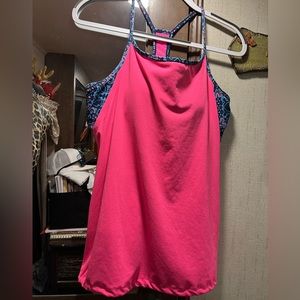 Fabletics Norwayhot pink workout top